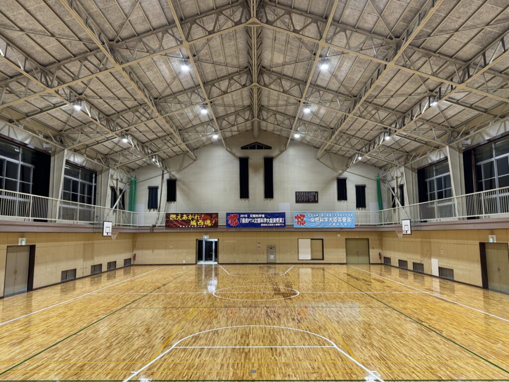 結城市立城西小学校様　体育館照明交換工事
